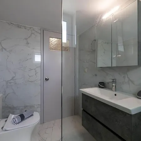 Skyvista Penthouse * Kalamata