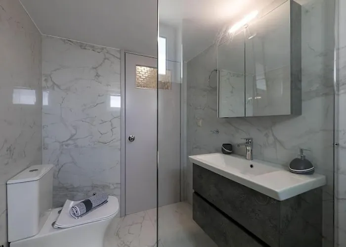 Skyvista Penthouse * Kalamata